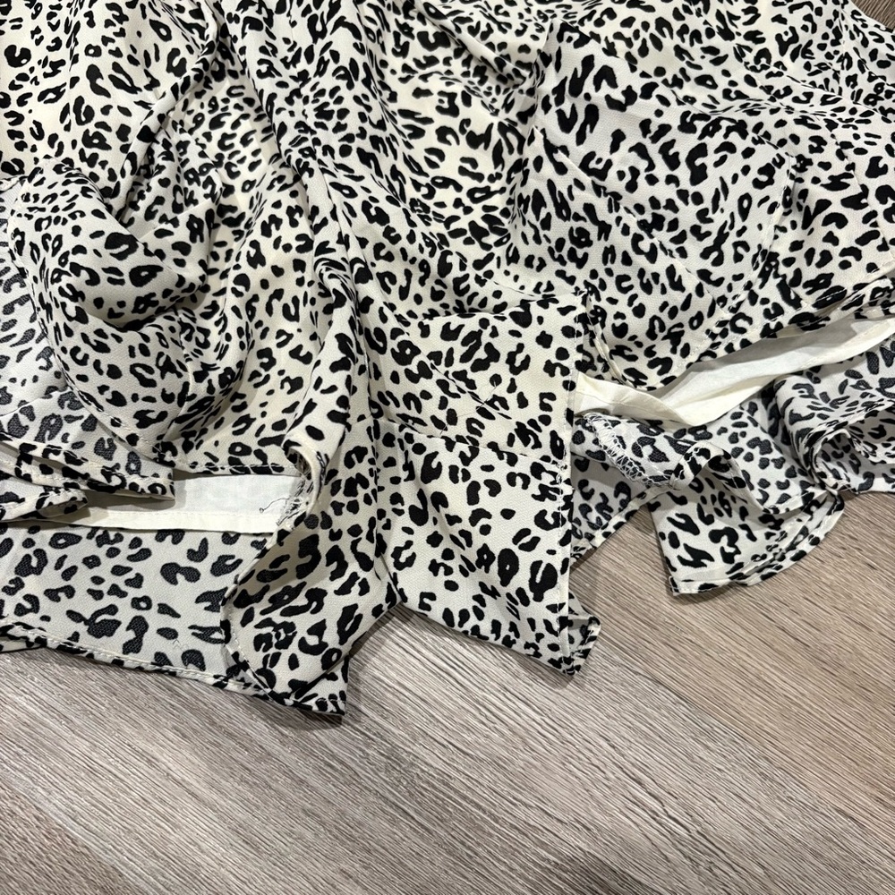 Sugar Lips Leopard Print Drawstring Flowy Romper … - image 4